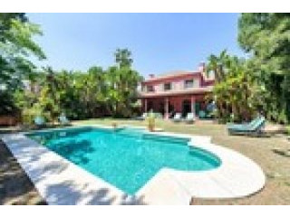 5 Bedrooms - Villa - Malaga - For Sale