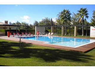 Luxurious 3 bedroom direct access..