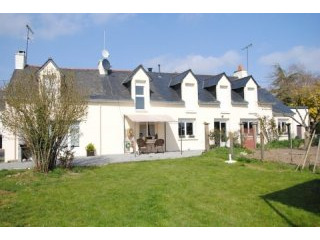 Immaculate, detached, traditional stone..