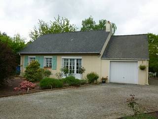 Quaint, detached 2 bedroomed bungalow..