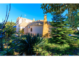 4 Bedrooms - Villa - Alicante - For Sale