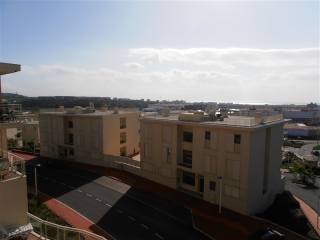 TOP FLOOR 2 BEDROOM APARTMENT WITH POOL..