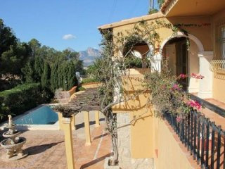 5 Bedrooms - Casa - Alicante - For Sale