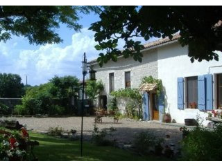 Belle maison de campagne en pierre avec