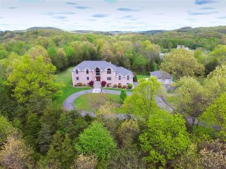 5 bedroom House For Sale: 11 Ridgeview..