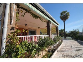 This beautiful finca with 5 bedrooms and 2 bathrooms is..