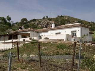 Villa - An attractive detached 1 level..