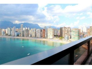 Apartamento de lujo con 150m2 en primera linea de mar en..