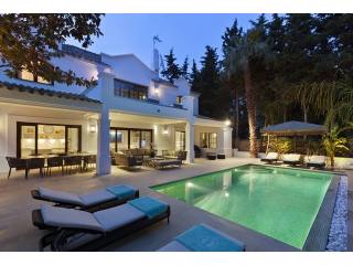 Villa - This luxury villa is located in..