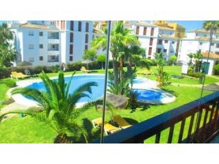2 Bed Apartment for sale in Calahonda