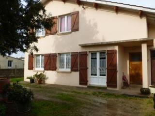 Detached House With Garage