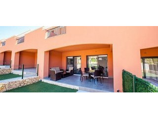 BEAUTIFUL 3 BEDROOM TOWNHOUSE