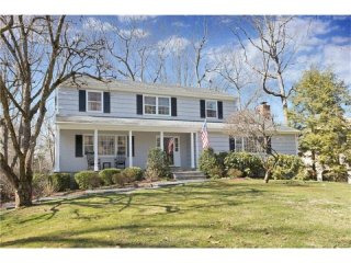 4 bedroom House For Sale: 18 COUNTRY..