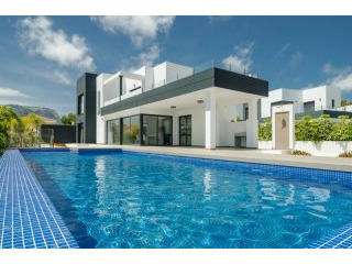4 Bedrooms - Villa - Alicante - For Sale