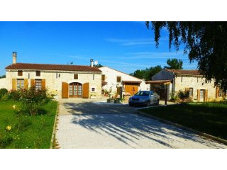 Sale House Gemozac (17260)