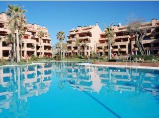 Apartment for sale in Malibu Beach..