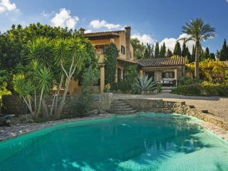 Romantic Country Home With Incomparable..