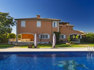 Magnificent Villa Just 10 Minutes From..