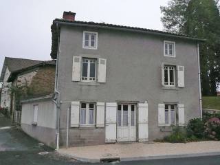 4-Bedroomed Dtone House In A Limousin..