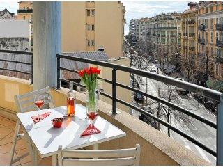 Individually Styled, Centrally Located..