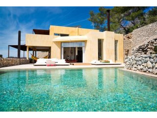 6 bedroom Villa For Sale: Roca Llisa..