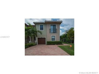 4 bedroom Town House For Sale: 784 NE..