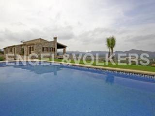 Newly built estate with 180° panoramic..