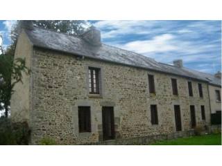 Character Longere With Barns