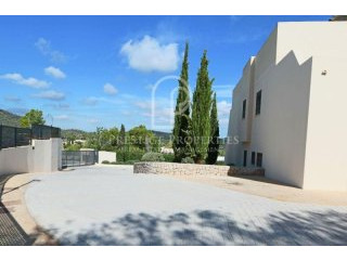 Modern three bedroom terraced house..