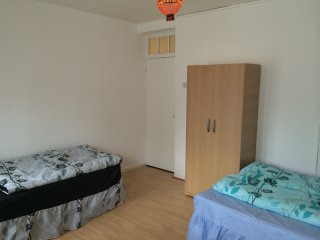 Double room, Zone 2, Limehouse (share..