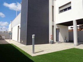 3 Bedroom 2 Bathroom Villa In Torre De..