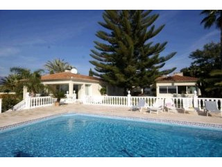 4 Bedrooms - Villa - Malaga - For Sale