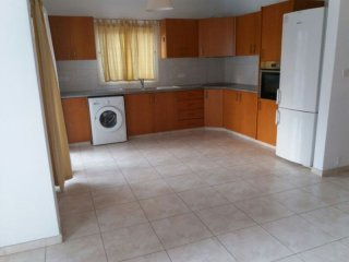 A roomy and bright 2 bed apartment