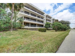277 N Ocean Boulevard #104 Boca Raton..