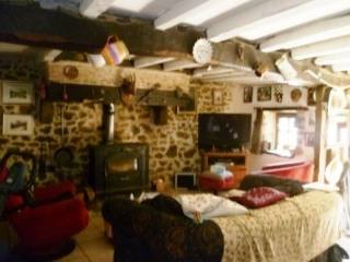 V3581al Renovated Cottage near the Lakes