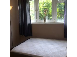 Cozy Double Bedroom In A Lovely House..