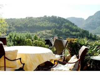 Enchanting country house with stunning..