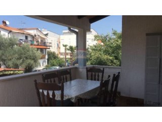 Umag, Stan sa vrtom na dobroj lokaciji