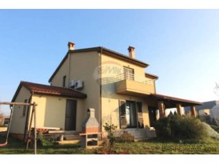 ISTRA, VODNJAN, samostojeća kuća na lijepoj okućnici