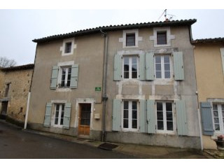 Renovated 4 Bedroom Townhouse In..