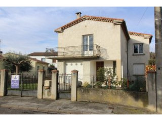 4 Bedroom Renovated Villa With Garden..