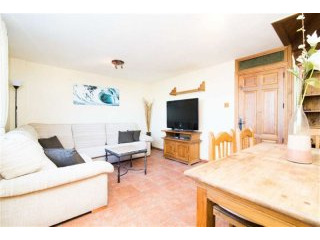 3 bed apartment in Carltree House