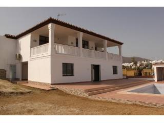 4 Bedrooms - Villa - Malaga - For Sale