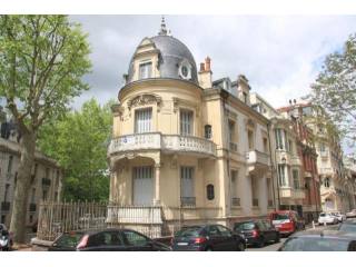 8 bedroom Character For Sale: 03200..