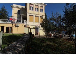 Opatija,Volosko,trosoban stan u austrugarskoj vili s pogledo