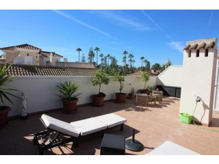 Superb 3 bedroom penthouse with pool..