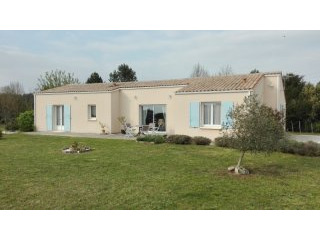 Well Renovated Villa With Garden..