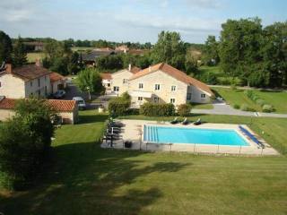 16 bedroom House For Sale: 86500 VIENNE