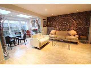 17 Fairhazel Gardens