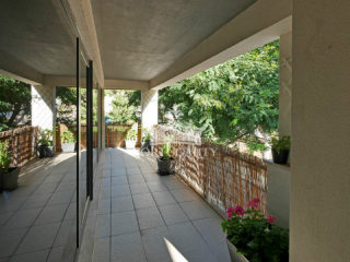 Apartment T4 In Parede